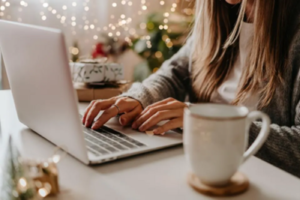 Navigating the Job Search During the Holidays: A Strategic Approach
