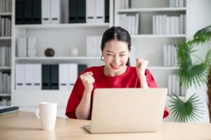 How to Land Your Dream Job This Summer—Even When Hiring Managers Are on Vacation!